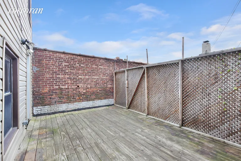 New York City Real Estate | View 14 Whitwell Place | room 5 | View 6