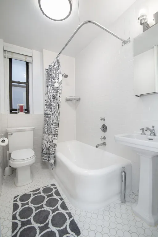 New York City Real Estate | View 87 Barrow Street, 3D | room 7 | View 8