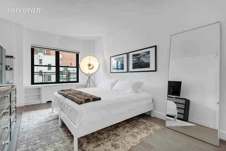 New York City Real Estate | View 2 Fifth Avenue, 11R | King sized bedroom | View 3