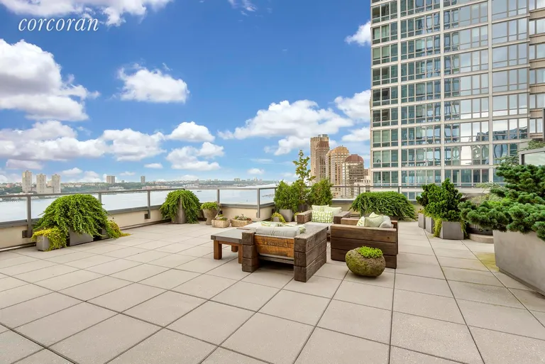 New York City Real Estate | View 60 Riverside Boulevard, 2101 | room 1 | View 2