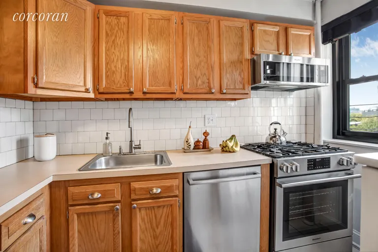 New York City Real Estate | View 193 Clinton Avenue, 9G | room 2 | View 3