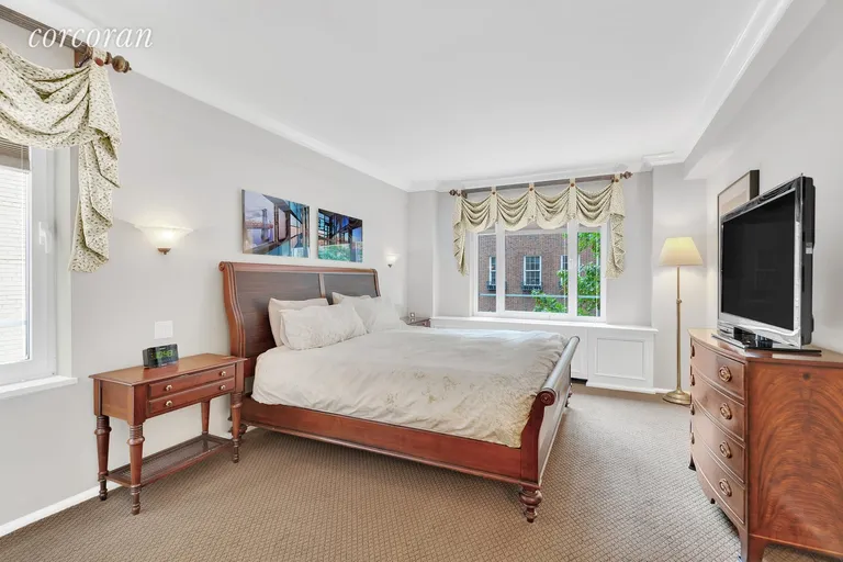 New York City Real Estate | View 880 Fifth Avenue, 3K | Master Bedroom | View 4