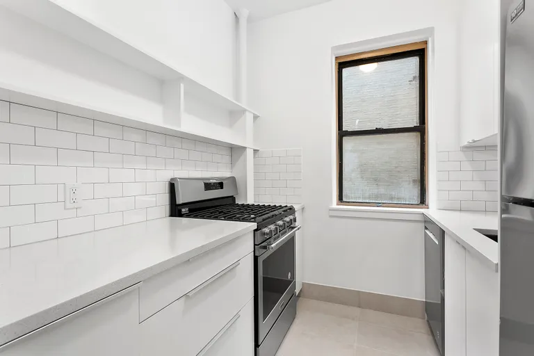 New York City Real Estate | View 854 West 181st Street, 3E | room 3 | View 4