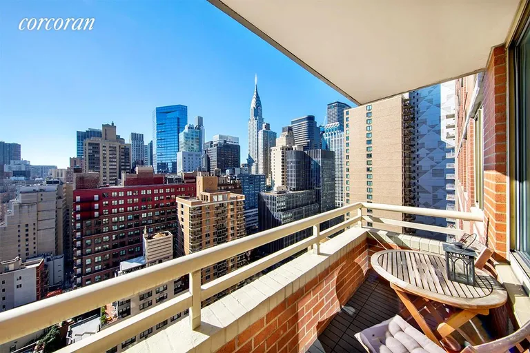 New York City Real Estate | View 236 East 47th Street, 25B | room 4 | View 5