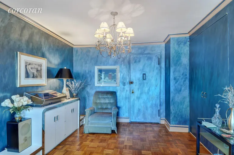 New York City Real Estate | View 340 East 64th Street, 20J | Foyer | View 5
