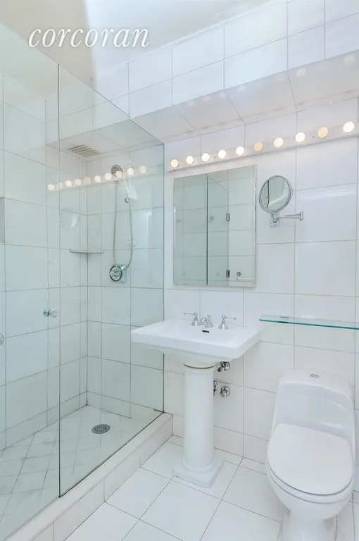 New York City Real Estate | View 340 East 64th Street, 20J | Bathroom | View 7