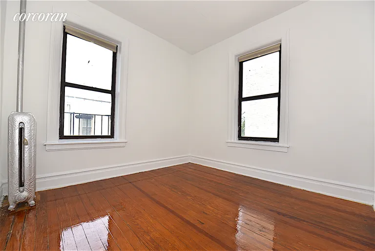 New York City Real Estate | View 30-86 32nd Street, 17 | room 3 | View 4