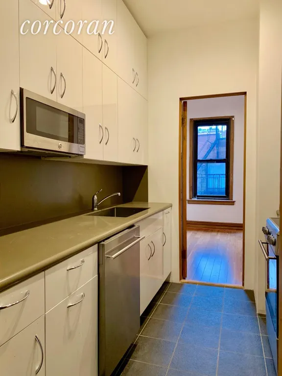 New York City Real Estate | View 161 East 81st Street, 5E | room 2 | View 3