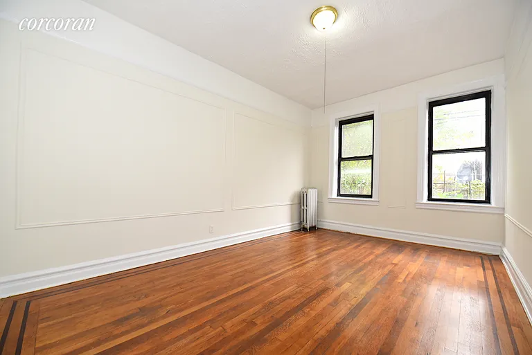 New York City Real Estate | View 31-50 33rd Street, 6A | room 3 | View 4