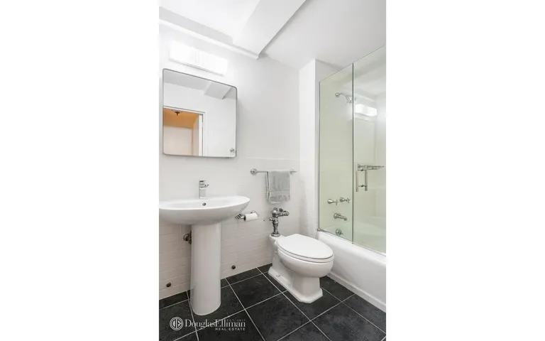New York City Real Estate | View 45 East End Avenue, 5H | room 8 | View 9