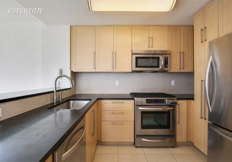 New York City Real Estate | View 415 Main Street, 15H | room 3 | View 4