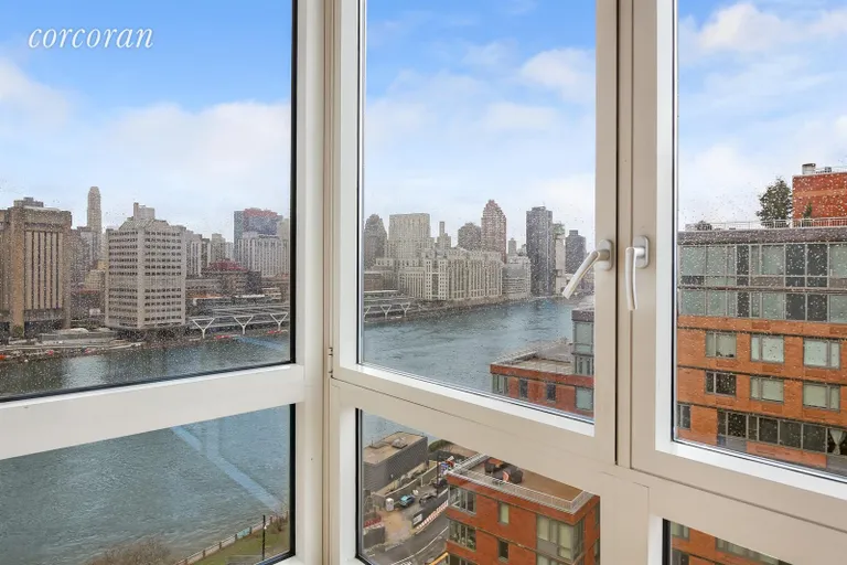 New York City Real Estate | View 415 Main Street, 15H | room 5 | View 6
