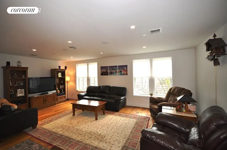 New York City Real Estate | View 54 State Street, 4 | 2 Beds, 2 Baths | View 1