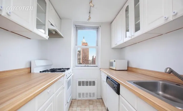 New York City Real Estate | View 7 East 14th Street, 18V | room 2 | View 3