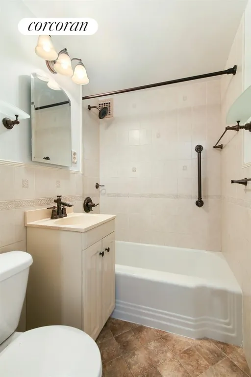 New York City Real Estate | View 130 8th Avenue, 2B | Bathroom | View 5