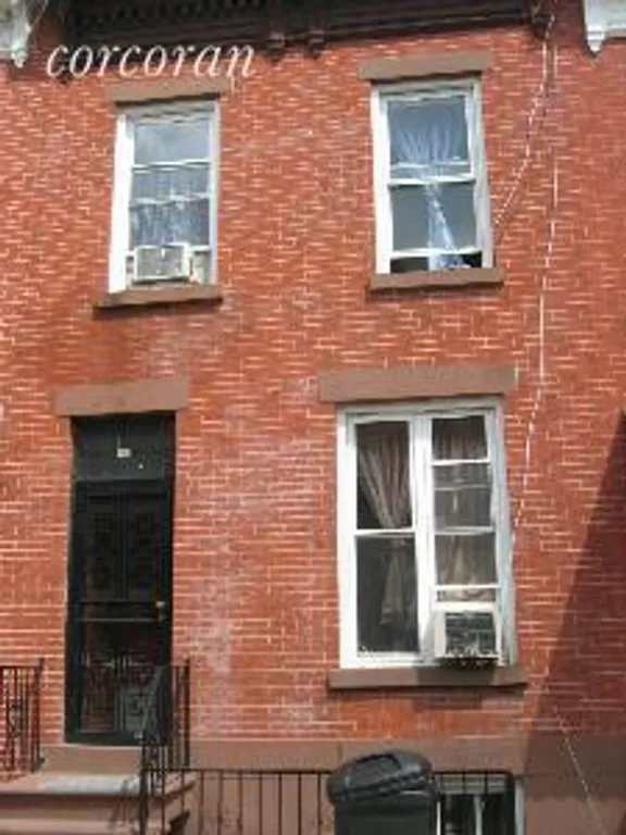 New York City Real Estate | View 321 Carroll Street | 2 Beds, 1 Bath | View 1
