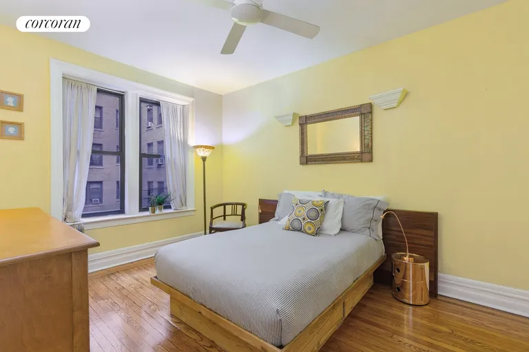 New York City Real Estate | View 125 Eastern Parkway, 2H | room 4 | View 5
