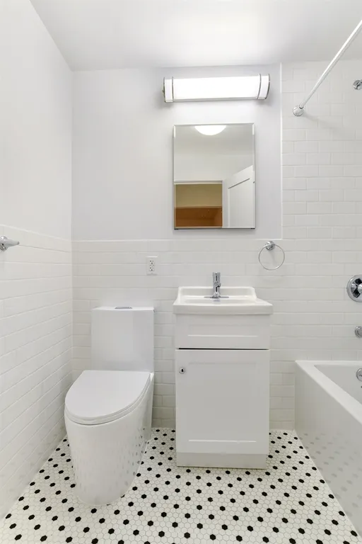 New York City Real Estate | View 140 Warren Street, 3B | Bathroom | View 8