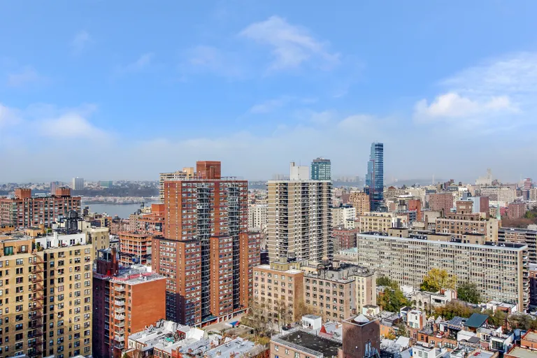 New York City Real Estate | View 100 West 93rd Street, 25E | Exceptional river and city views | View 2