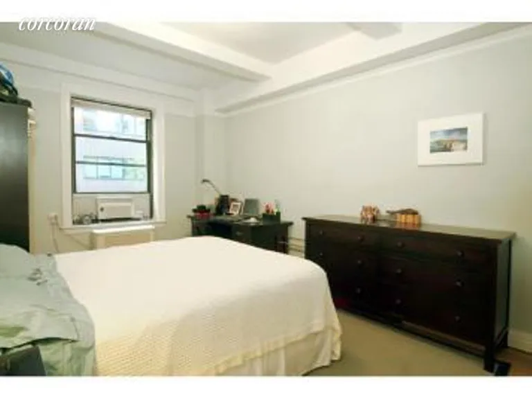 New York City Real Estate | View 60 West 68th Street, 3E | room 3 | View 4