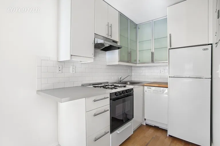 New York City Real Estate | View 38 West 71st Street, 5R | room 2 | View 3