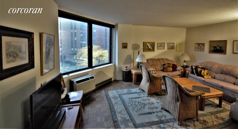 New York City Real Estate | View 1601 Third Avenue, 5H | room 4 | View 5
