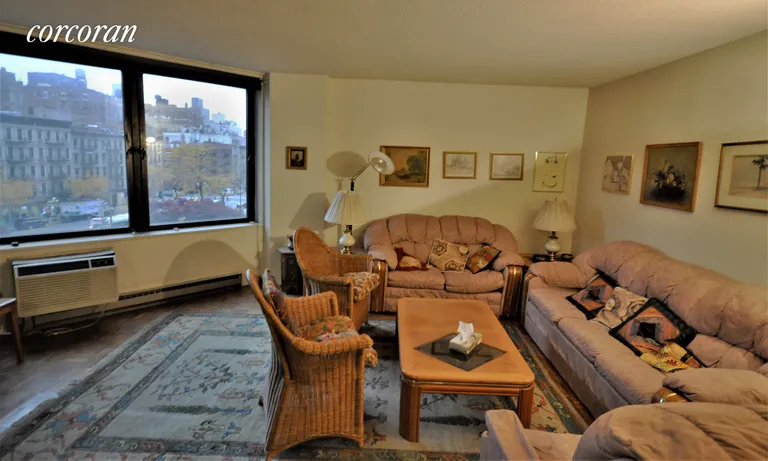 New York City Real Estate | View 1601 Third Avenue, 5H | room 2 | View 3