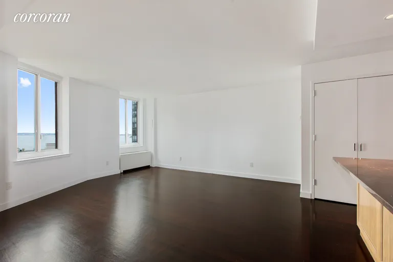 New York City Real Estate | View 333 Rector Place, PH2S | Open layout with flexible floor plan | View 2