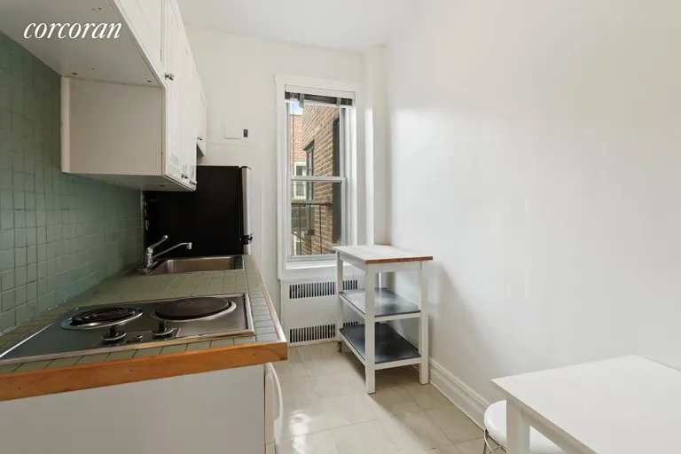 New York City Real Estate | View 140 8th Avenue, 5H | room 3 | View 4