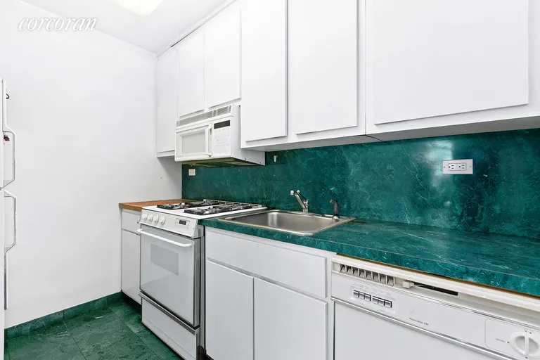 New York City Real Estate | View 115 East 9th Street, 15B | room 3 | View 4