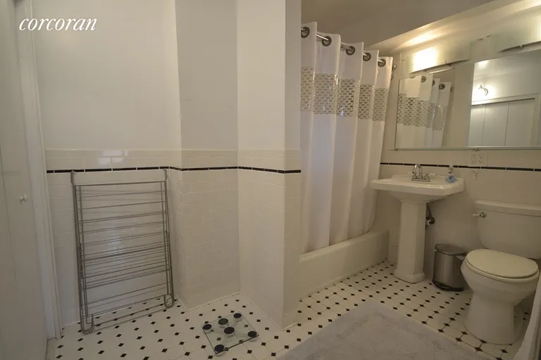 New York City Real Estate | View 70 La Salle Street, 16D | Clean and Huge Bathroom | View 10