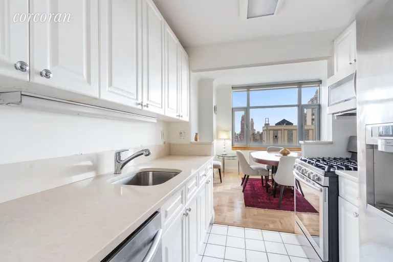 New York City Real Estate | View 404 East 76th Street, 22B | room 2 | View 3