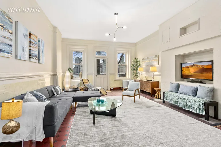 New York City Real Estate | View 148 Columbia Heights, 1 | Expansive living room with spectacular views | View 3