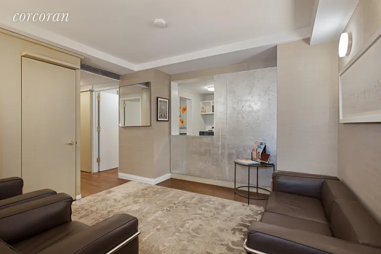 New York City Real Estate | View 16 East 98th Street, 1F | Lobby | View 2