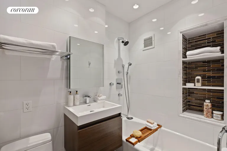 New York City Real Estate | View 340 East 64th Street, PHBC | Bathroom | View 8