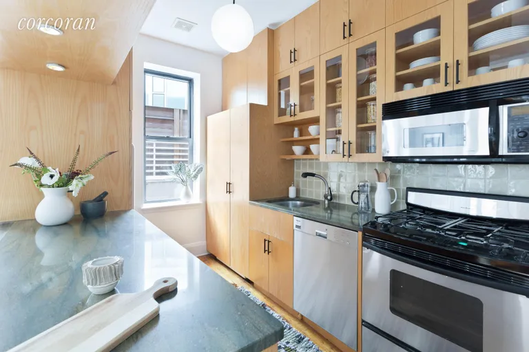 New York City Real Estate | View 274 Saint Johns Place, 2C | room 2 | View 3