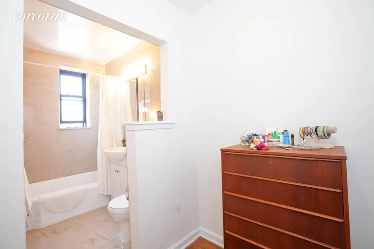 New York City Real Estate | View 160 Ocean Parkway, 5A | Master Bath w/Dressing Area and Double Closet | View 6