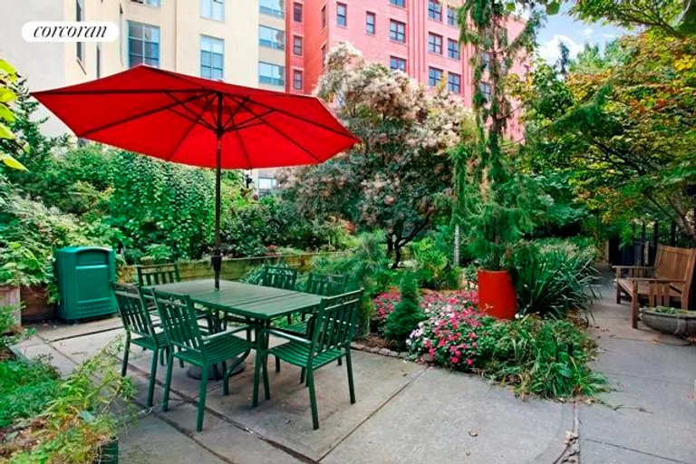 New York City Real Estate | View 75 Poplar Street, 3E | Beautifully landscaped common garden | View 5