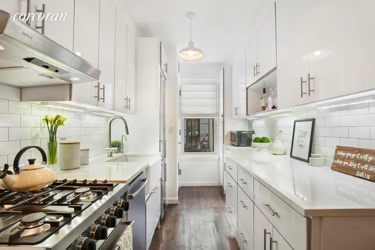 New York City Real Estate | View 511 12th Street, 2R | Sophisticated & Inviting Kitchen | View 2