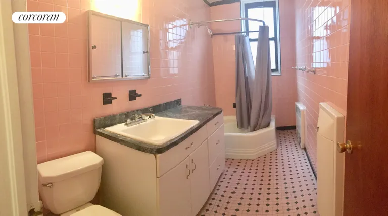 New York City Real Estate | View 318 West 88th Street, 3B | Huge bathroom! | View 5