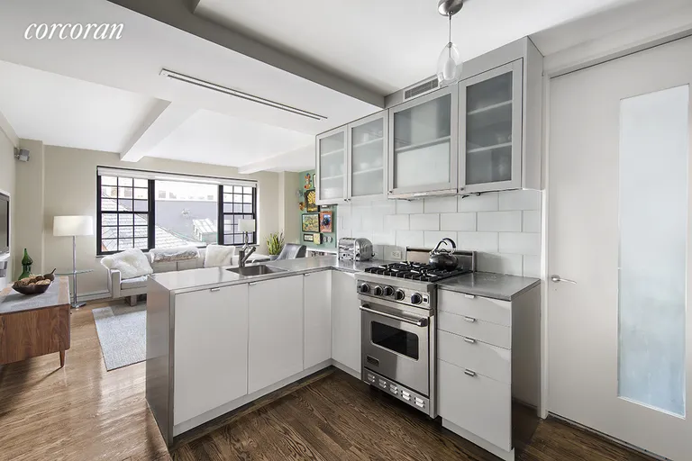 New York City Real Estate | View 102 East 22nd Street, 7G | room 1 | View 2