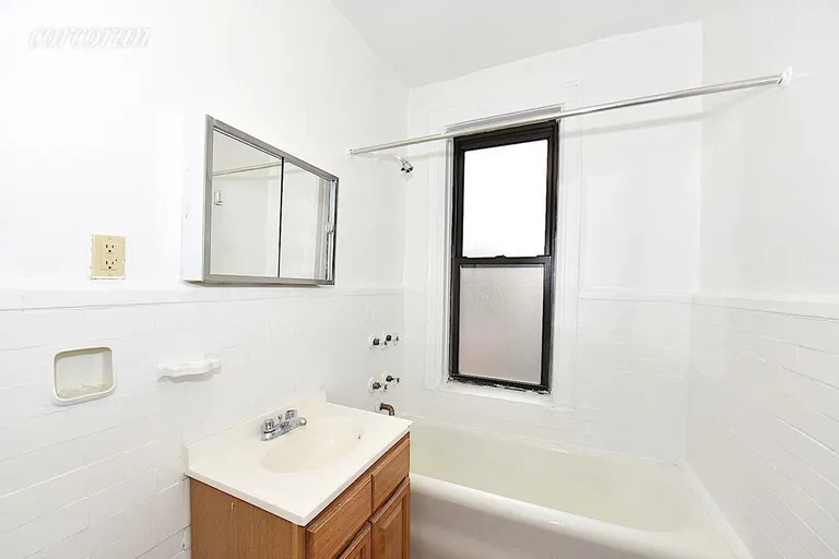 New York City Real Estate | View 31-50 33rd Street, 6B | room 5 | View 6
