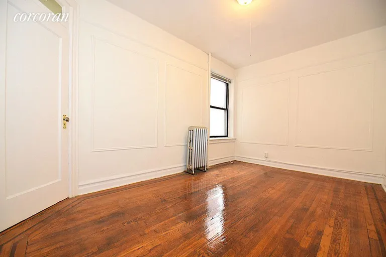 New York City Real Estate | View 31-50 33rd Street, 6B | room 3 | View 4