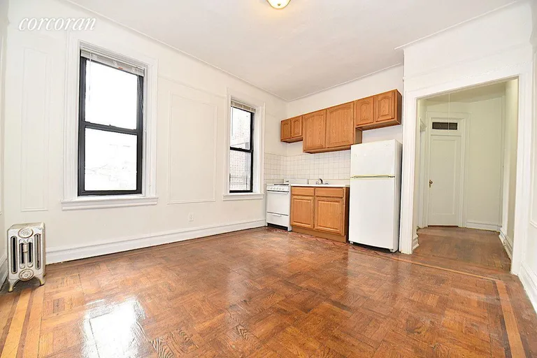New York City Real Estate | View 31-50 33rd Street, 6B | room 2 | View 3