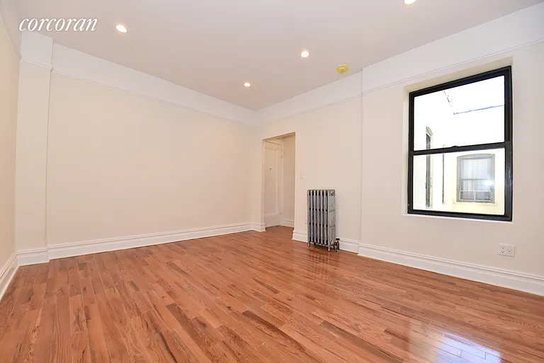 New York City Real Estate | View 30-86 32nd Street, 32 | room 3 | View 4