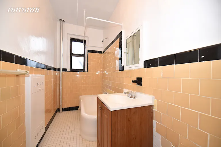 New York City Real Estate | View 25-90 35th Street, 3J | room 11 | View 12