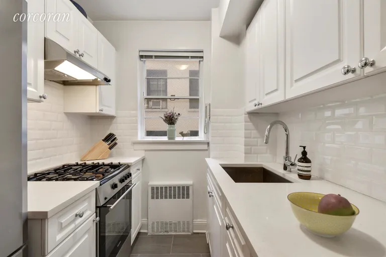 New York City Real Estate | View 288 Lexington Avenue, 3E | room 2 | View 4