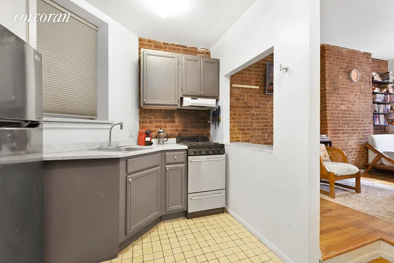 New York City Real Estate | View 331 East 92nd Street, 2A | room 3 | View 4