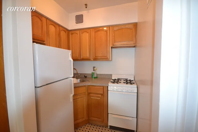 New York City Real Estate | View 318 West 88th Street, 2A | Clean kitchen | View 5