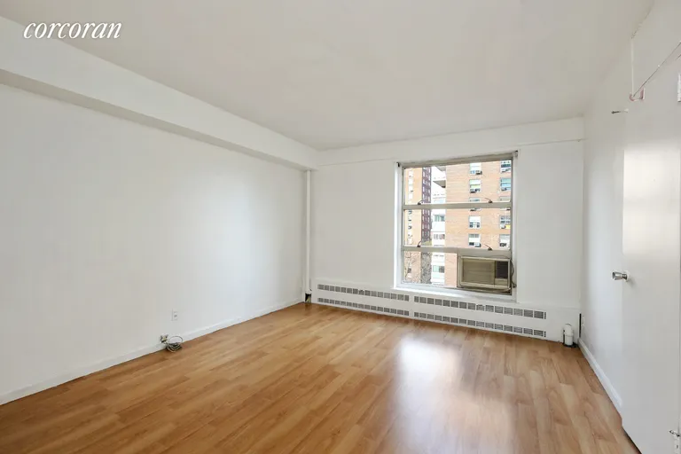 New York City Real Estate | View 80 La Salle Street, 12G | room 3 | View 4